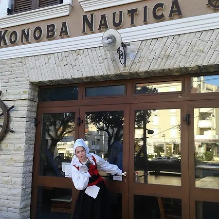 Nautica