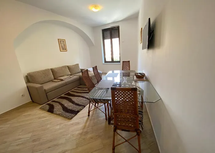Nautica Apartment *